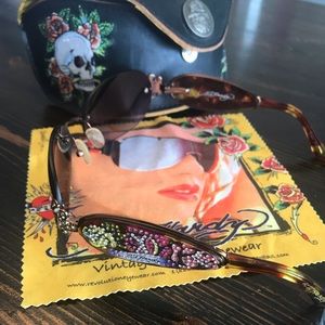 Ed Hardy sunglasses with accessories